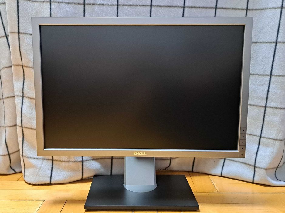 Monitor Dell P2210f 22" srebrno/czarny