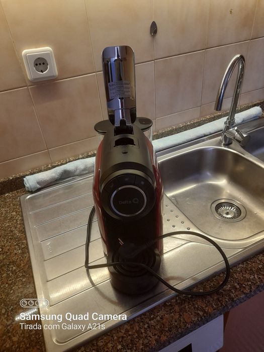 Máquina de café Delta Q - 50€ muito bem estimada