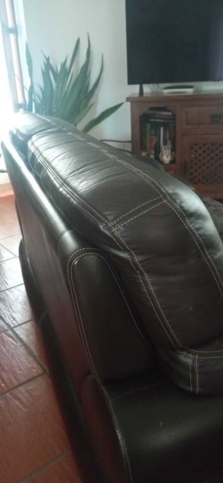 2 Sofás pele - bom estado