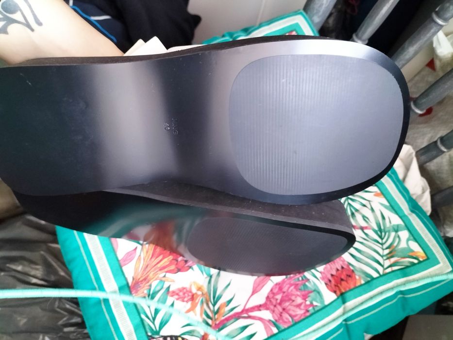 Skórzane klapki mule na platformie Mango premium