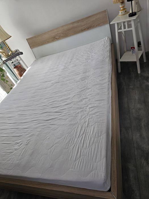 Łóżko sypialniane 140/200 + gratis stolik