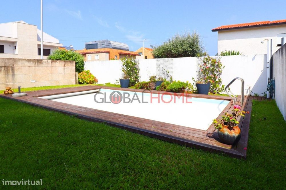 Moradia T4 com piscina em Esposende