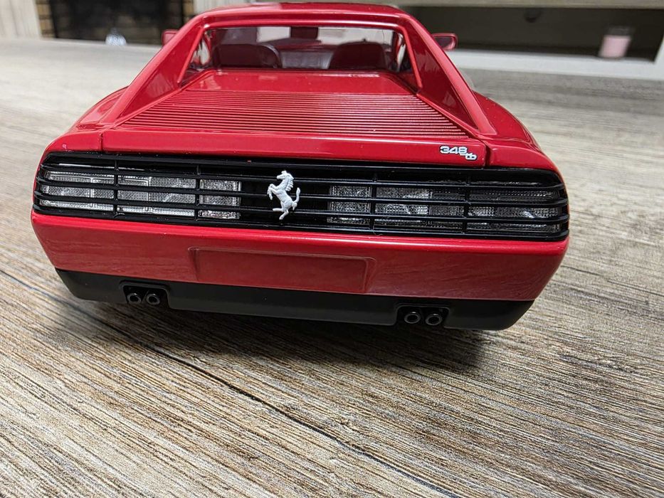 Ferrari 348 TB 1:18 HOT WHEELS