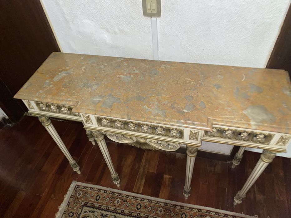 Mesa/Consola Com Tampo Em Mármore E Madeira Trabalhada