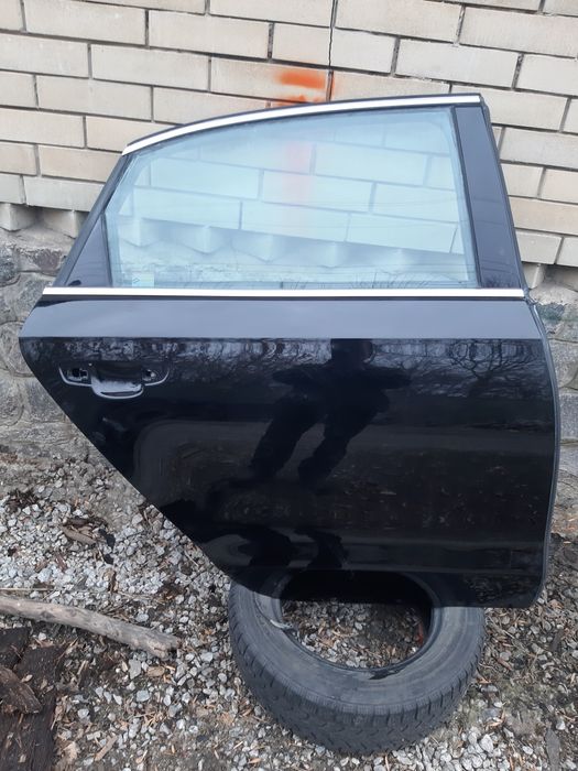 Продам Дверь passat b7