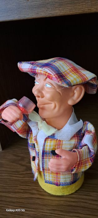 Іграшка яка випиває зі звуком