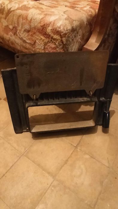 Продам дверцята до чавунного котла.