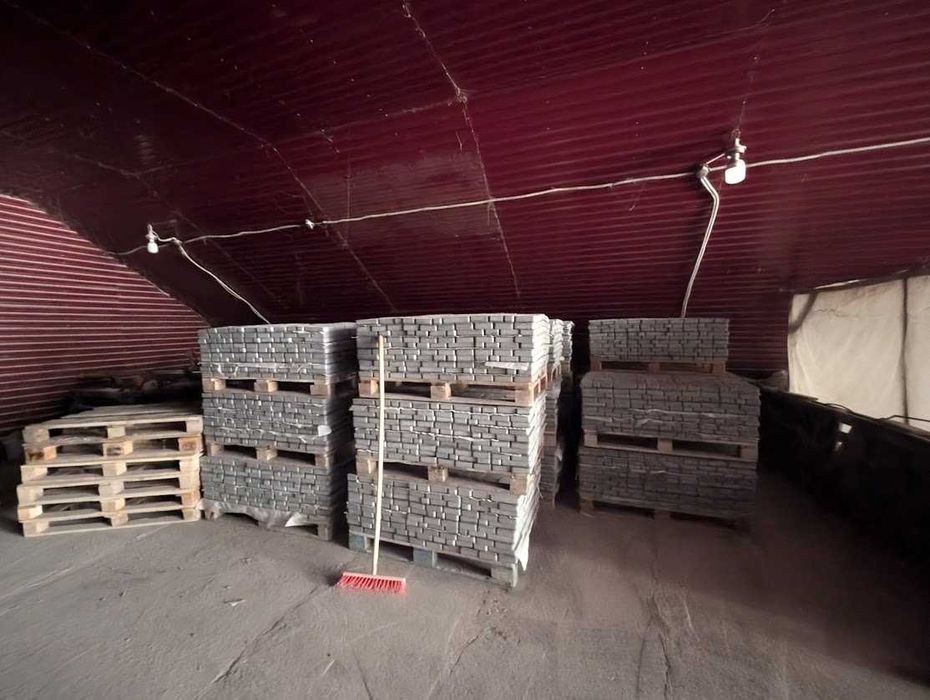 База  виробнича 500кв.м у Лисянці на приватизованій ділянці площею 2 г