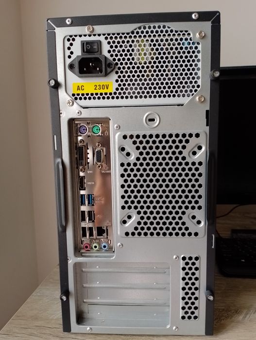 Продам НОВИЙ гральний комп'ютер.