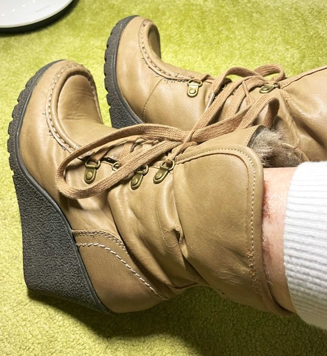 Бежеві ботиночки F&F з хутром зверху, зимові, теплі