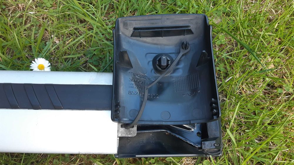 Oryginalne poprzeczki dachowe Volvo V70 XC70 31454714