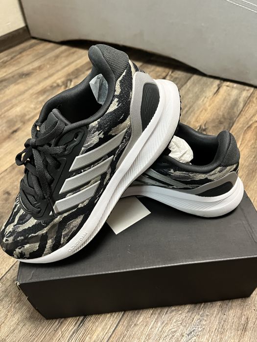 Кросівки Adidas оригінал 39 розмір