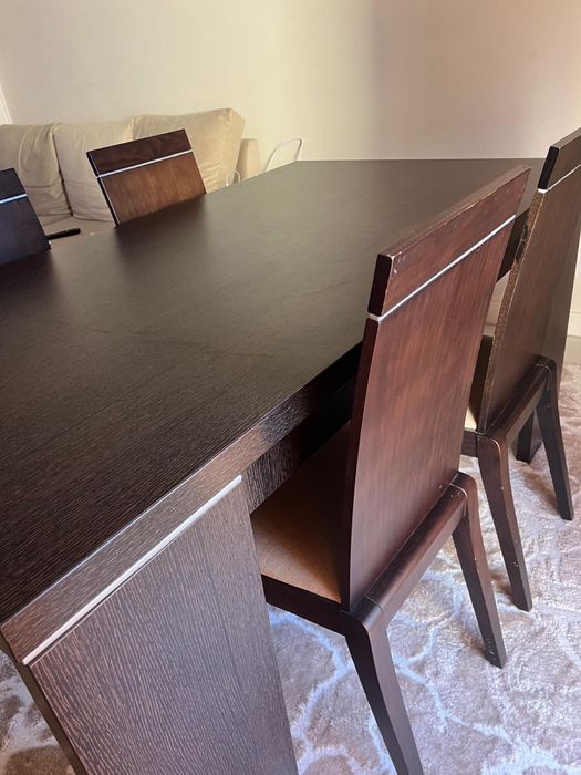 Mesa e 4 cadeiras em Madeira maciça
