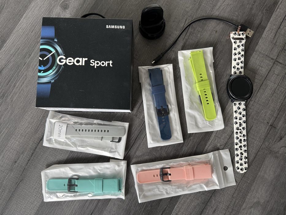 Stan BDB SPRAWNY zegarek Samsung Gear Sport i akcesoria