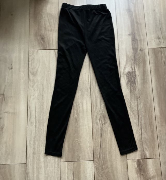 Stylowe, sportowe, czarne legginsy ze wzorami, S/36, poliester/elastan