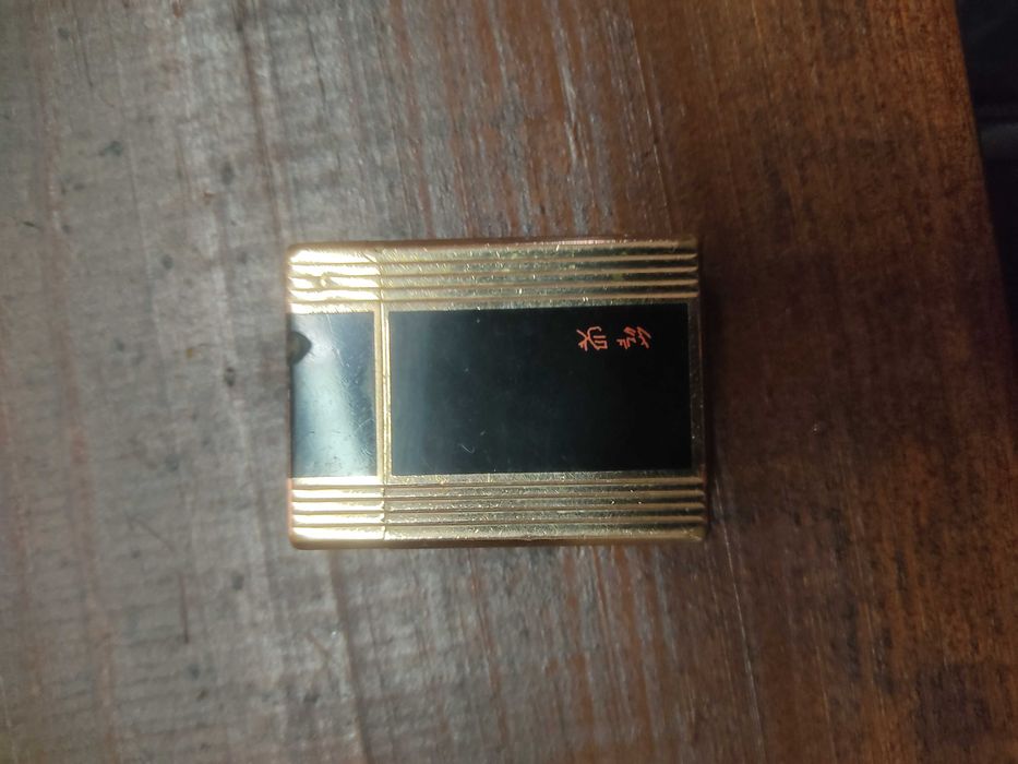 2 isqueiros Dupont