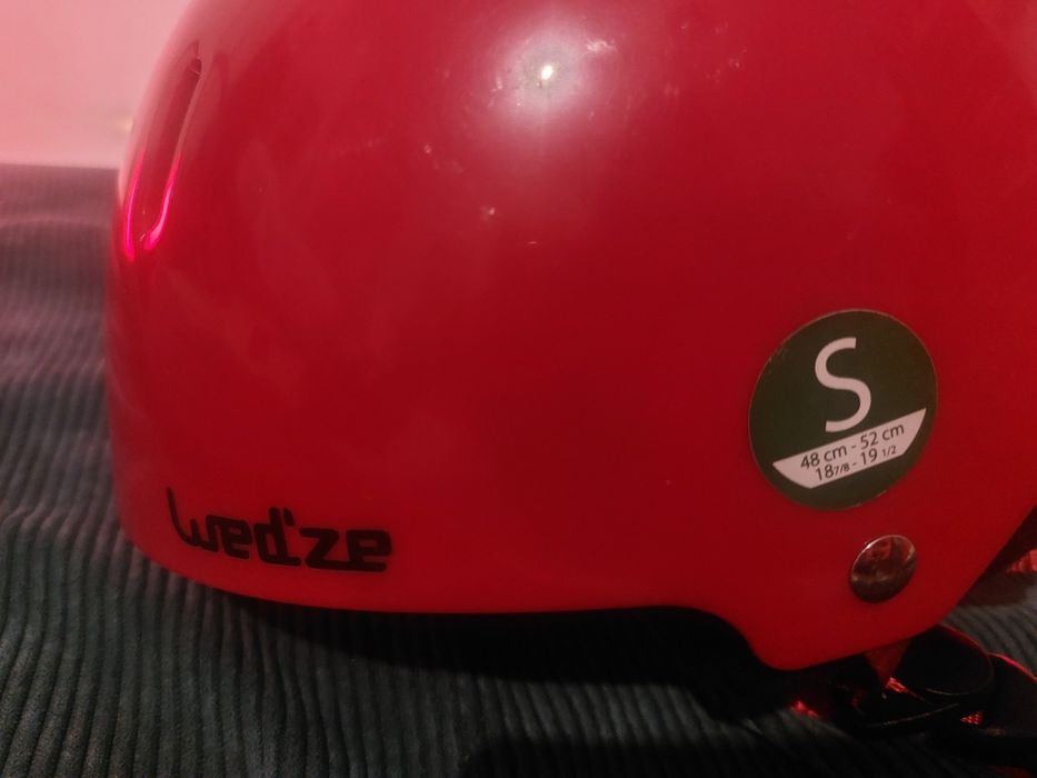 Kask narciarski czerwony