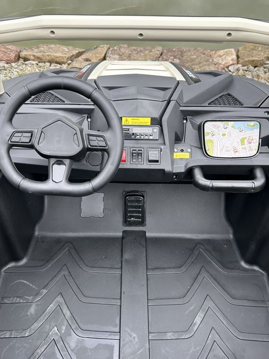 Auto na akumulator A032 Szary 4 x 200 Watt 24 Volt Pilot Dwuosobowy