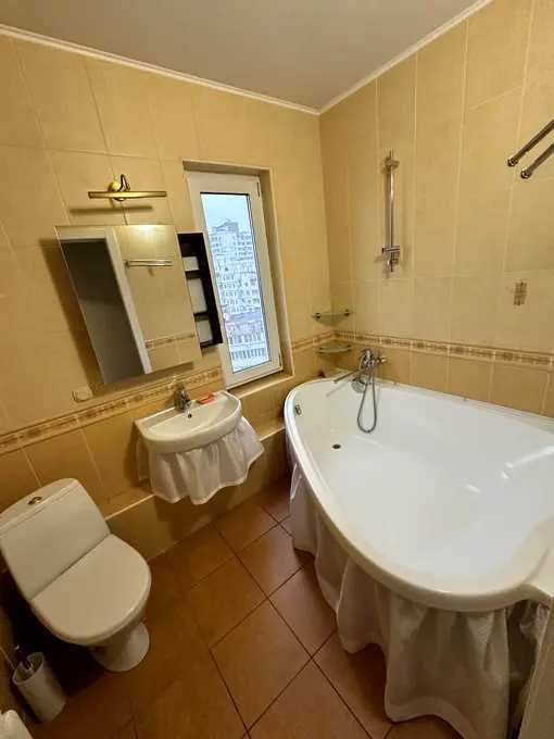 Світла 3к кв. вул. Тетяни Яблонської 6 м.Шулявська Індустріальний міст