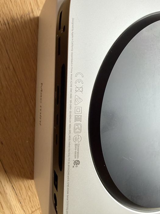 Mac mini / 8GB / 256GB  + klawiatura Apple