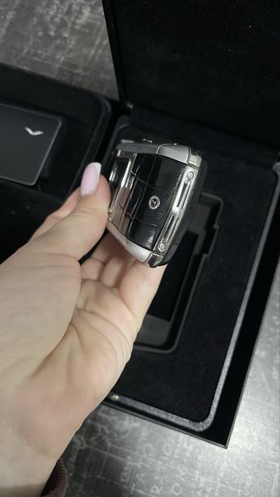 Vertu Constellation Ayxta Steel Aluminium Black Alligator