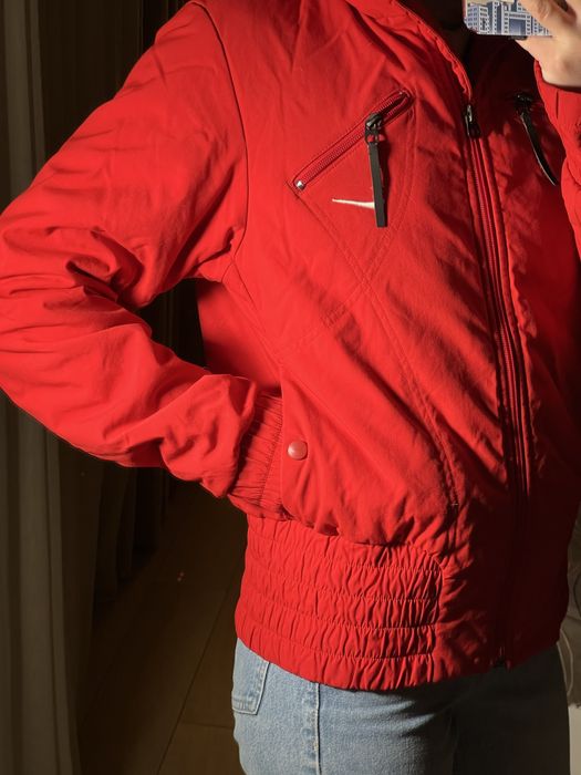 Куртка найк червона