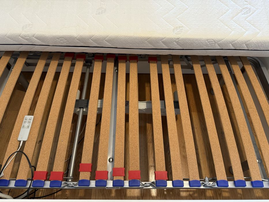 Cama articulada com colchao