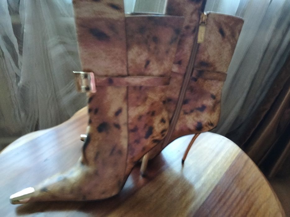 Продаю сапожки та сумку в комплекті.