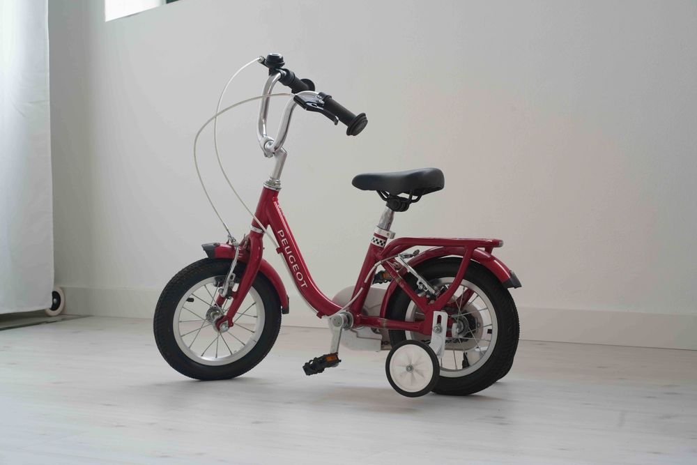 Bicicleta Peugeot para criança em mão em Valadares