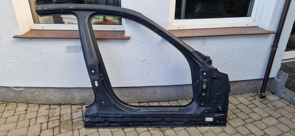 BMW 3 F30 - SŁUPEK A PRAWY PRZOD PRZEDNI ORYGINAŁ NOWY