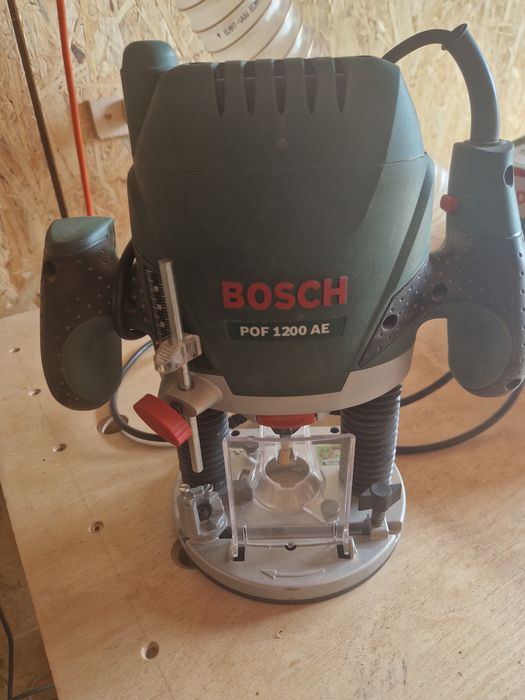 Frezarka górnowrzecionowa Bosch POF 1200AE