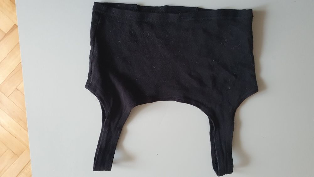 Czarny crop top damski r. S