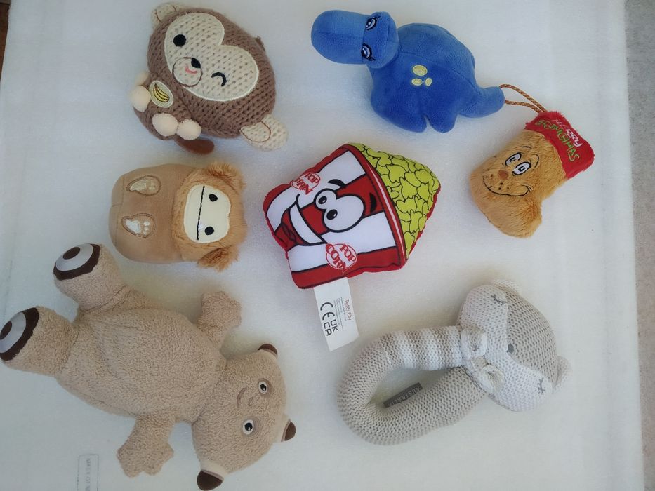 Игрушки для собак мелких и средних пород  и кошек