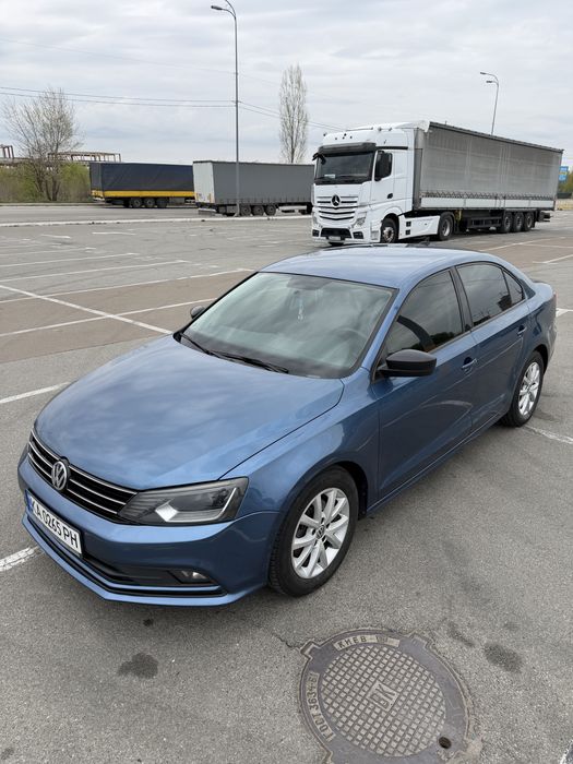 Продаю Volkswagen Jetta 2015