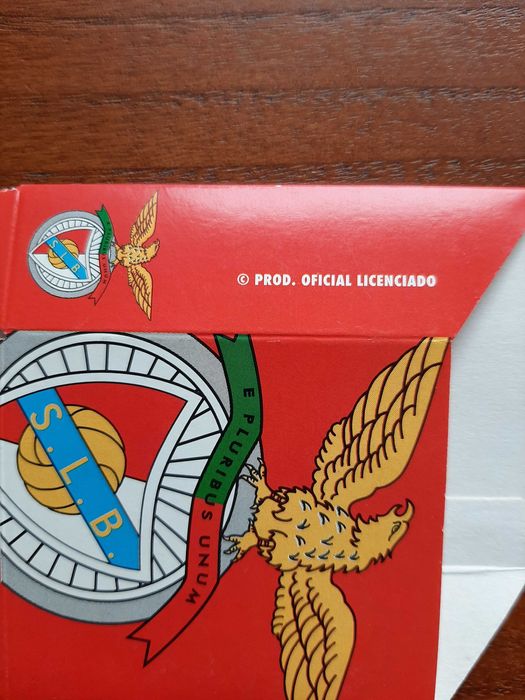 Capa maço cigarros do Benfica