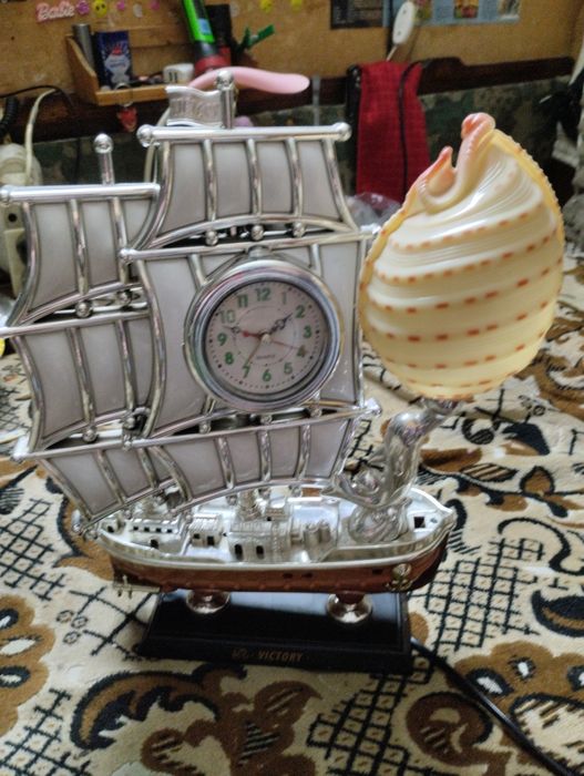 Оригінальний настільний годинник корабель зі світильником (нічником),