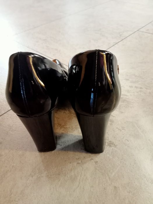 Buty damskie eleganckie na grubszym klocku