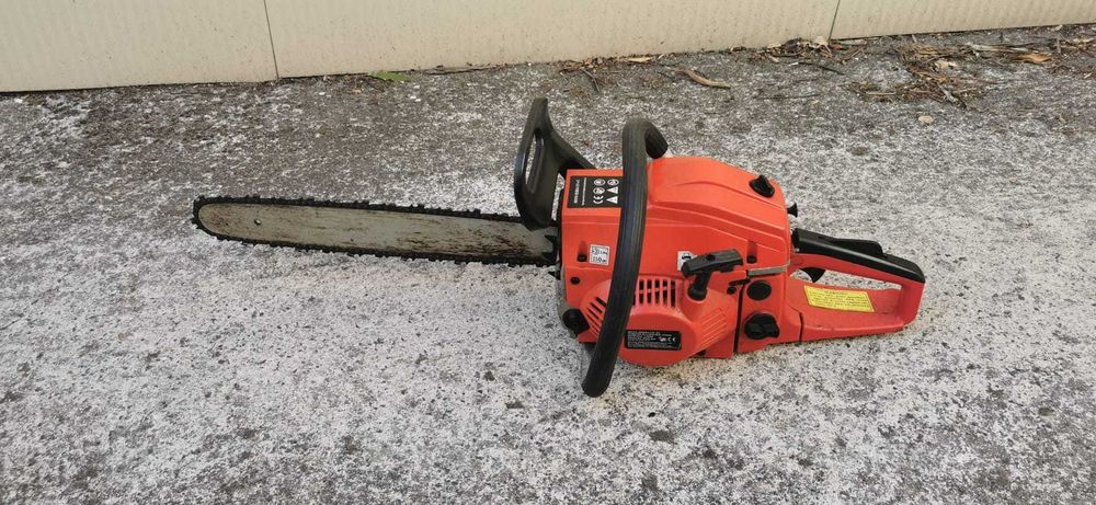 Motosserra como nova