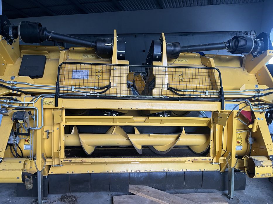 Przystawka do kukurydzy New holland 8rzędów