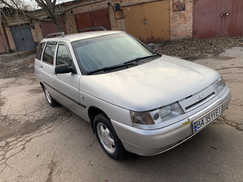 Продам ваз 2111 уневерсал газ бензин  зарегистрирован