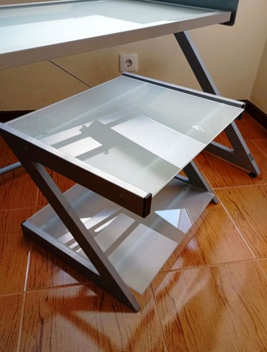 Conjunto Secretária e Mesa-Estante