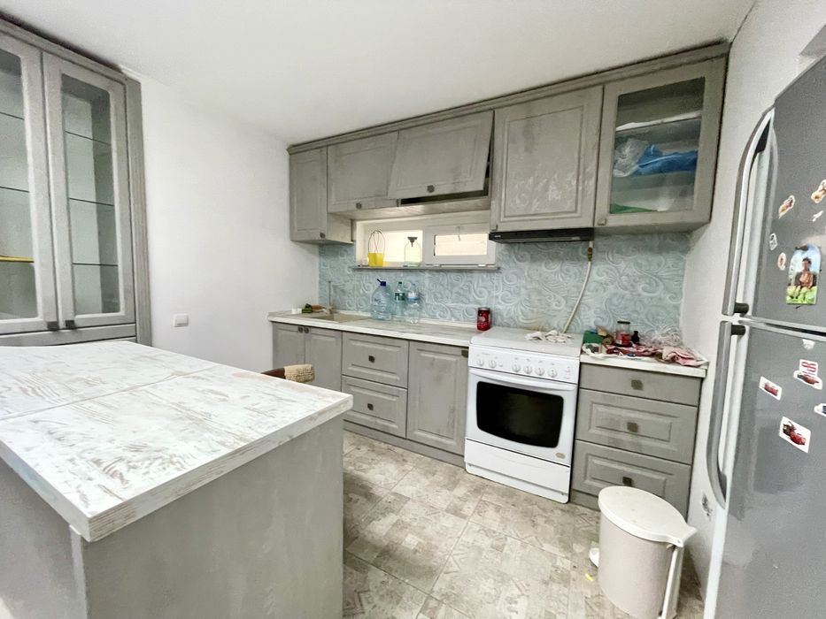 Продам двоповерховий будинок в Центрі!