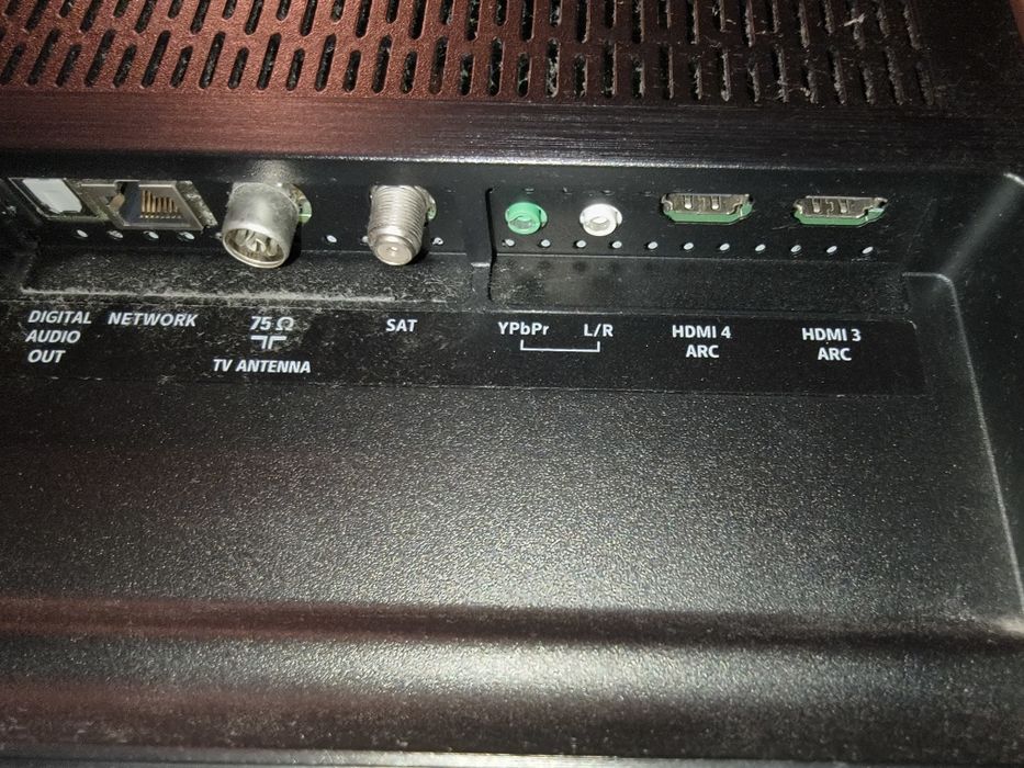 Philips 49PUS8303/12  Android