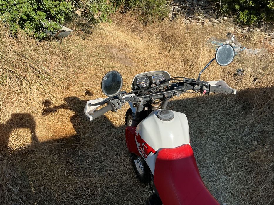 Yamaha XT 350 / Moto Clássica Trail - Estrada