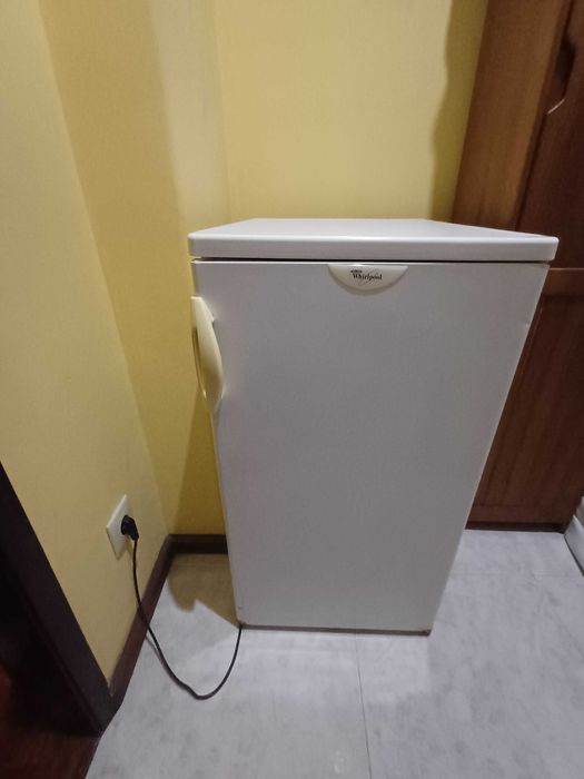 Frigorifico Whirlpool com congelador