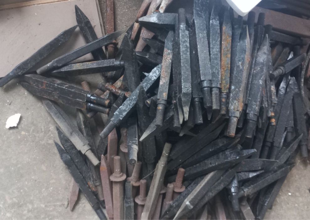 Металеві зуби для культиваторів, борін