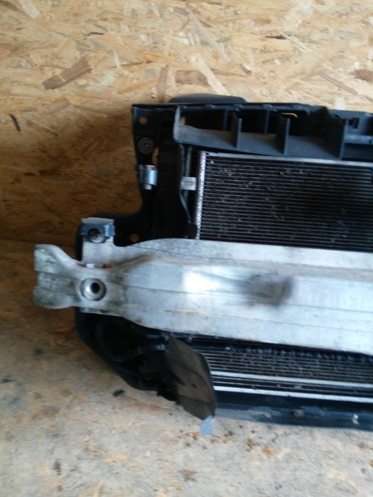 Audi A6 C6 3.2 FSI pas przedni wzmocnienie belka chłodnice wentylatory