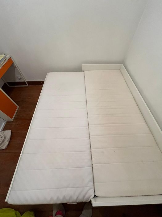 Cama usada + colchões