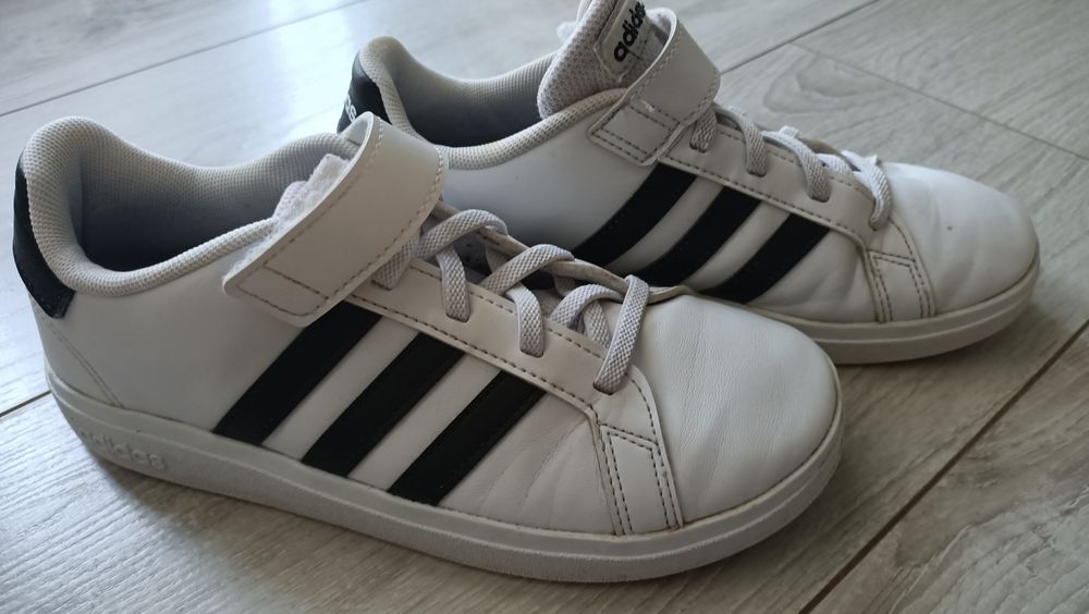 Sprzedam buty Adidas r.35