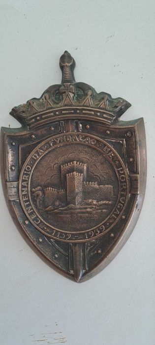 Cinzeiro em bronze 8º Centenário da Fundação de Portugal.